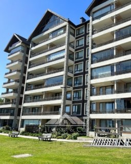 Departamento a estrenar en ARRIENDO en Villarrica.
🌟 𝐏𝐚𝐫𝐚 𝐚𝐠𝐞𝐧𝐝𝐚𝐫 𝐮𝐧𝐚 𝐯𝐢𝐬𝐢𝐭𝐚 𝐜𝐨𝐧𝐭𝐚𝐜𝐭𝐚 𝐚𝐥 +𝟓𝟔𝟗𝟕𝟓𝟓𝟗𝟖𝟖𝟗𝟕 𝐨 𝐝𝐞𝐣𝐚 𝐮𝐧 𝐜𝐨𝐦𝐞𝐧𝐭𝐚𝐫𝐢𝐨 𝐲 𝐭𝐞 𝐞𝐧𝐯𝐢𝐚𝐫𝐞𝐦𝐨𝐬 𝐮𝐧 𝐃𝐌 𝐜𝐨𝐧 𝐭𝐨𝐝𝐚 𝐥𝐚 𝐢𝐧𝐟𝐨𝐫𝐦𝐚𝐜𝐢ó𝐧.
DEPARTAMENTO EDIFICIO KETRUPILLÁN
Condominio Costanera Villarrica (Altas Cumbres) – Villarrica
✅ Nuevo a estrenar | Año corrido | Estilo mariposa | 71,33 m2 (57,20 m2 int / 13,10 m2 ter) | Orientación sur | Vista al hospital | Estac + Bodega
𝐂𝐨𝐧𝐝𝐨𝐦𝐢𝐧𝐢𝐨: Acceso a Lago Villarrica | Muelle peatonal | Piscina | Quincho vista lago | Gimnasio | Conserjería 24/7
VALOR: $700.000 / mes
GGCC: $100.000 aprox.
.
.
#villarrica #arriendovillarrica #departamento #arriendo #propiedades chile corredoradepropiedades lagovillarrica surdechile arriendoañocorrido datos