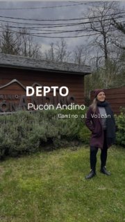 Departamento en VENTA en Pucón 🌿 Una oportunidad para disfrutar, invertir y vivir el sur durante todo el año.

🌟 𝐏𝐚𝐫𝐚 𝐚𝐠𝐞𝐧𝐝𝐚𝐫 𝐮𝐧𝐚 𝐯𝐢𝐬𝐢𝐭𝐚 𝐜𝐨𝐧𝐭𝐚𝐜𝐭𝐚 𝐚𝐥 +𝟓𝟔𝟗𝟕𝟓𝟓𝟗𝟖𝟖𝟗𝟕 𝐨 𝐝𝐞𝐣𝐚 𝐮𝐧 𝐜𝐨𝐦𝐞𝐧𝐭𝐚𝐫𝐢𝐨 𝐲 𝐭𝐞 𝐞𝐧𝐯𝐢𝐚𝐫𝐞𝐦𝐨𝐬 𝐮𝐧 𝐃𝐌 𝐜𝐨𝐧 𝐭𝐨𝐝𝐚 𝐥𝐚 𝐢𝐧𝐟𝐨𝐫𝐦𝐚𝐜𝐢ó𝐧.

DEPARTAMENTO CONDOMINIO PUCÓN ANDINO

📍 Camino al Volcán Km 1,5 – Pucón

✅ 85 m² | 3 dormitorios | 2 baños | Dormitorio principal en suite | 4º piso | Orientación oriente | Terraza | Estacionamiento

𝐃𝐢𝐬𝐭𝐫𝐢𝐛𝐮𝐜𝐢ó𝐧: Living comedor con salida a terraza | Cocina independiente amoblada y equipada | 3 dormitorios | 2 baños

🌿 𝐂𝐨𝐧𝐝𝐨𝐦𝐢𝐧𝐢𝐨: Piscinas rodeadas de bosque nativo | Amplios quinchos | Cancha de fútbol | Juegos infantiles | Seguridad 24/7 | Acceso controlado | Estacionamientos de visita

A solo 5 minutos del centro de Pucón, combina naturaleza, conectividad y espacios pensados para disfrutar en familia. Una excelente alternativa como segunda vivienda o inversión para arriendo vacacional.

VALOR VENTA: UF 4.790
OPCIÓN AMOBLADO: UF 5.090
GGCC: $90.000 aprox.

✨ 𝐋𝐚𝐬 𝐛𝐮𝐞𝐧𝐚𝐬 𝐨𝐩𝐨𝐫𝐭𝐮𝐧𝐢𝐝𝐚𝐝𝐞𝐬 𝐧𝐨 𝐞𝐬𝐩𝐞𝐫𝐚𝐧. 𝐒𝐢 𝐞𝐬𝐭𝐚 𝐭𝐞 𝐡𝐚𝐜𝐞 𝐬𝐞𝐧𝐭𝐢𝐝𝐨, 𝐜𝐨𝐧𝐯𝐞𝐫𝐬𝐞𝐦𝐨𝐬.

.
.
#pucon #departamentoenventa #ventapucon #propiedadespucon #inversioninmobiliaria inversionpucon caminovolcan puconandino departamento segundavivienda arriendovacacional araucania surdechile hauserco
