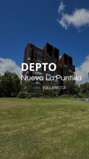 ✨Departamento NUEVO en VENTA en La Puntilla de Villarrica. Primera línea del lago✨

Ubicado dentro del exclusivo Condominio La Puntilla, este departamento destaca por su vista panorámica al lago Villarrica, su diseño contemporáneo y un estándar de equipamiento pensado para un estilo de vida exigente.

SE VENDE a Puertas Cerradas, completamente amoblado y equipado.
Una propiedad versátil, ideal tanto para vivir todo el año como para inversión inmobiliaria en el sur de Chile, en una de las zonas con mayor plusvalía proyectada hacia 2026.

Acceso directo a playa privada, muelle, spa, piscinas, gimnasio, club house y servicios de alto nivel, en un entorno seguro y consolidado.

⭐️VALOR: UF 8.000
Estacionamiento + bodega

Agenda una visita privada y descubre por qué La Puntilla es una de las inversiones más sólidas del sur de Chile.

⸻
#DepartamentoEnVentaVillarrica
#LaPuntillaVillarrica
#VistaAlLagoVillarrica
#InversiónInmobiliariaChile
#PropiedadesPremiumChile